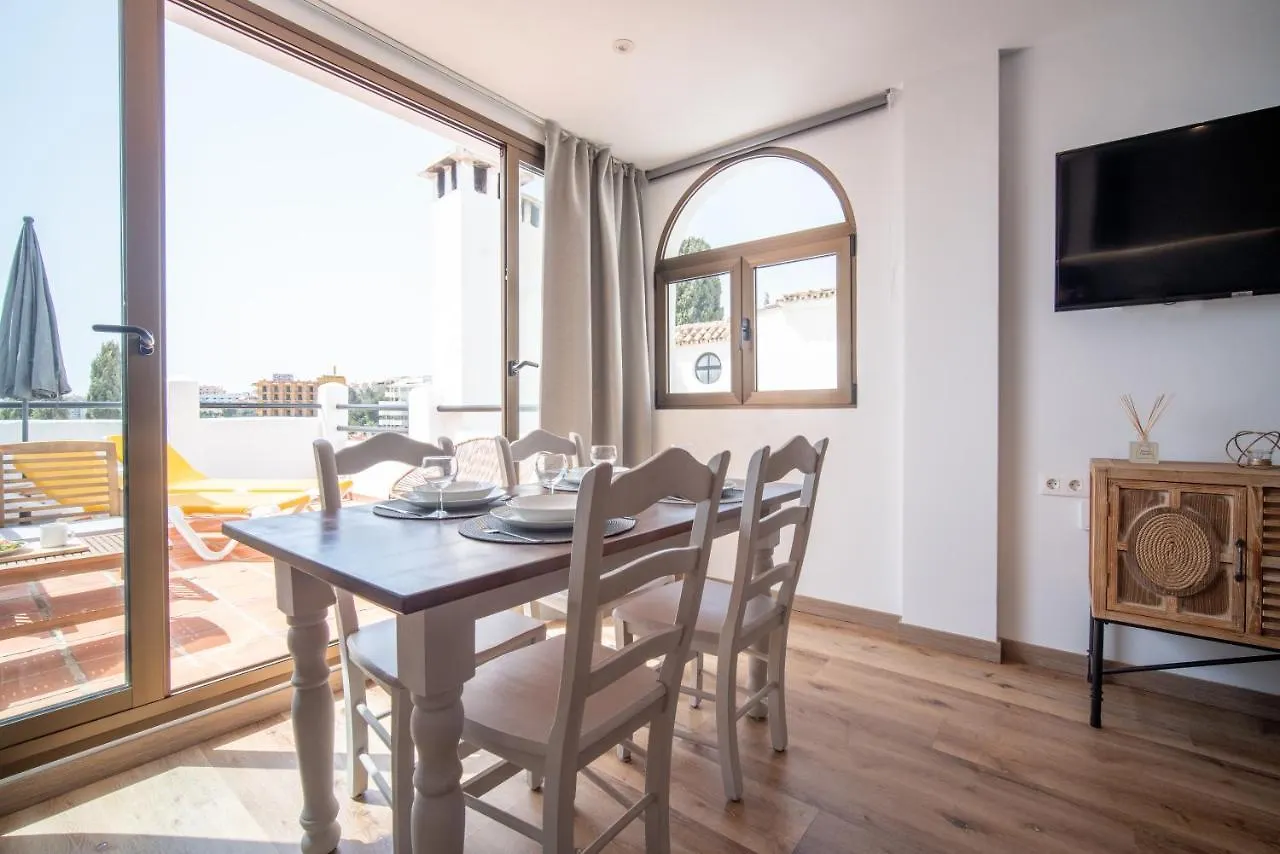 Freshly Renovated, Modern Penthouse Pueblo Evita! 贝纳尔马德纳 0*,